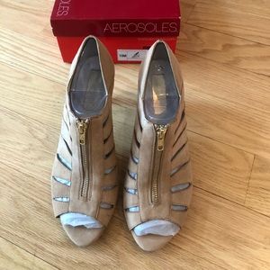 Aerosoles Lambada suede tan heels - 10 new!